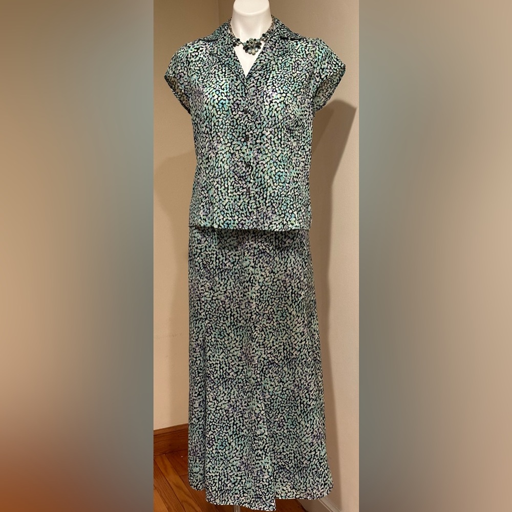 Studio Liz Claiborne Purple Green Blue Black Sheer Skirt Set SZ 8 Light Material
